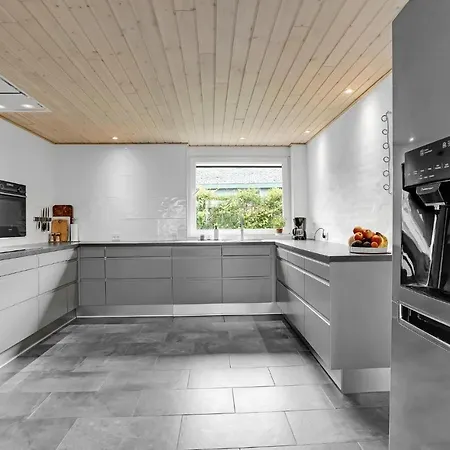 Stunning Home In Krusa With Wifi Kruså