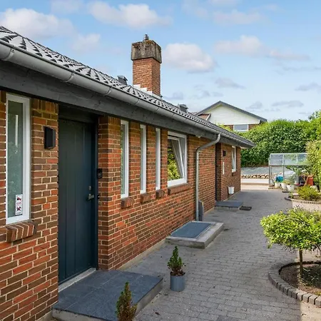 Stunning Home In Krusa With Wifi Vakantiehuis